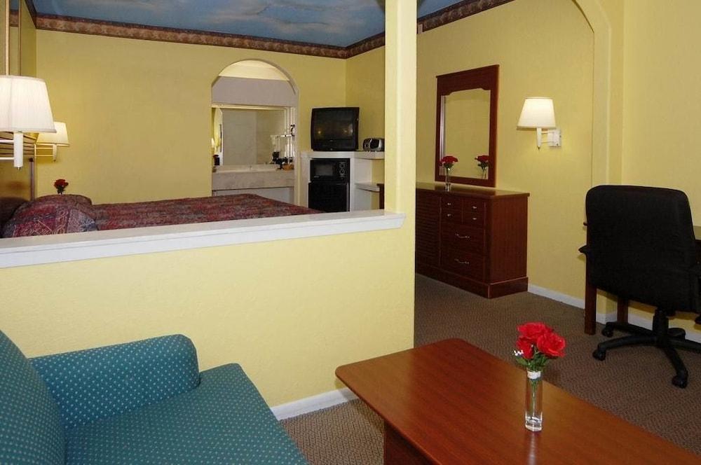 Scottish & Iah West Motel 2*
