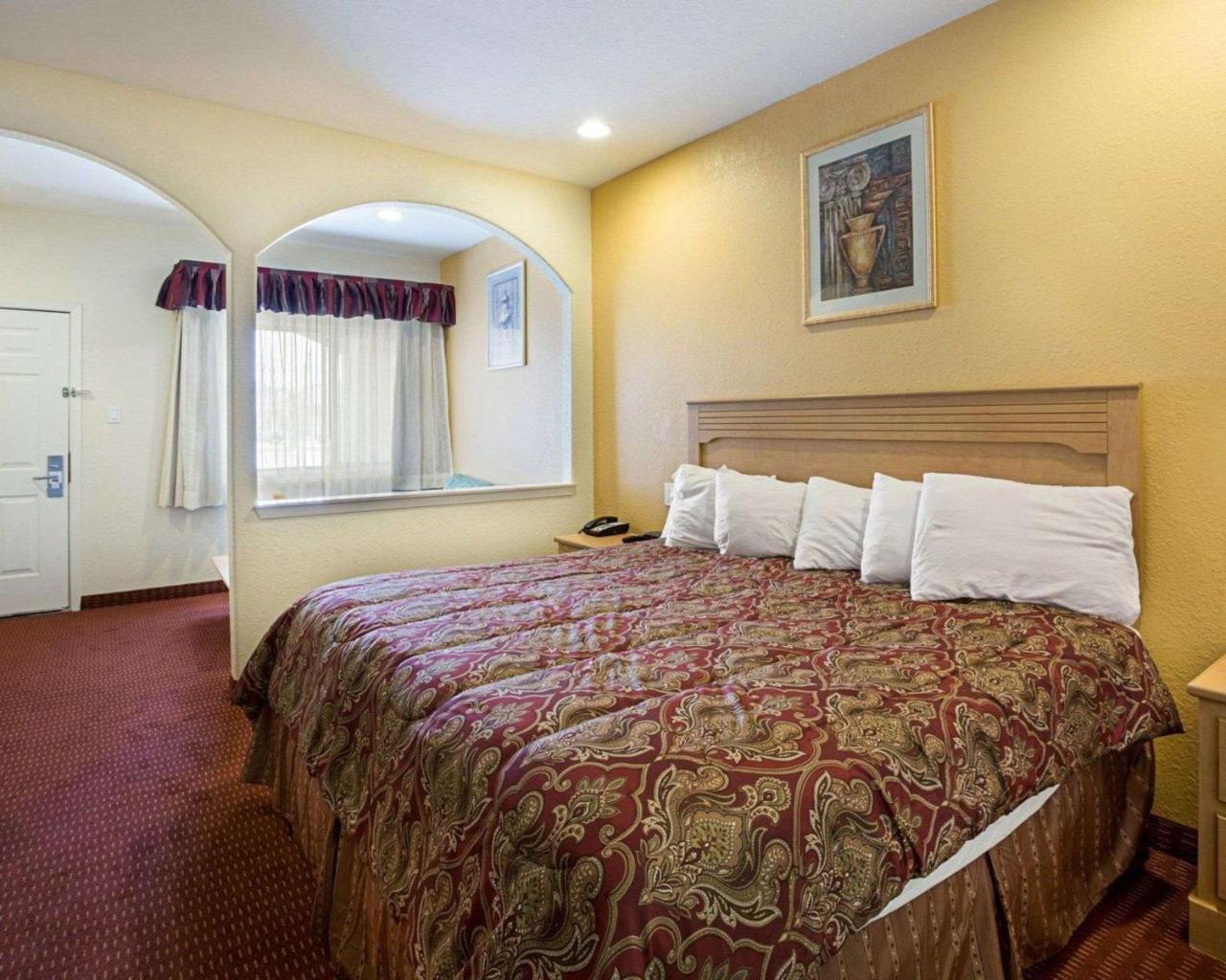 Scottish & Iah West Motel